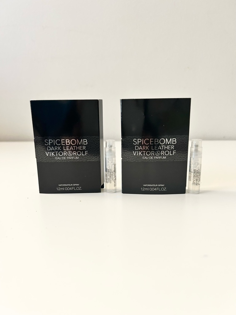 🌸VICTOR & ROLF Spiced Bomb Dark Leather EDP Vial Spray Sample 1.2 mL x 2